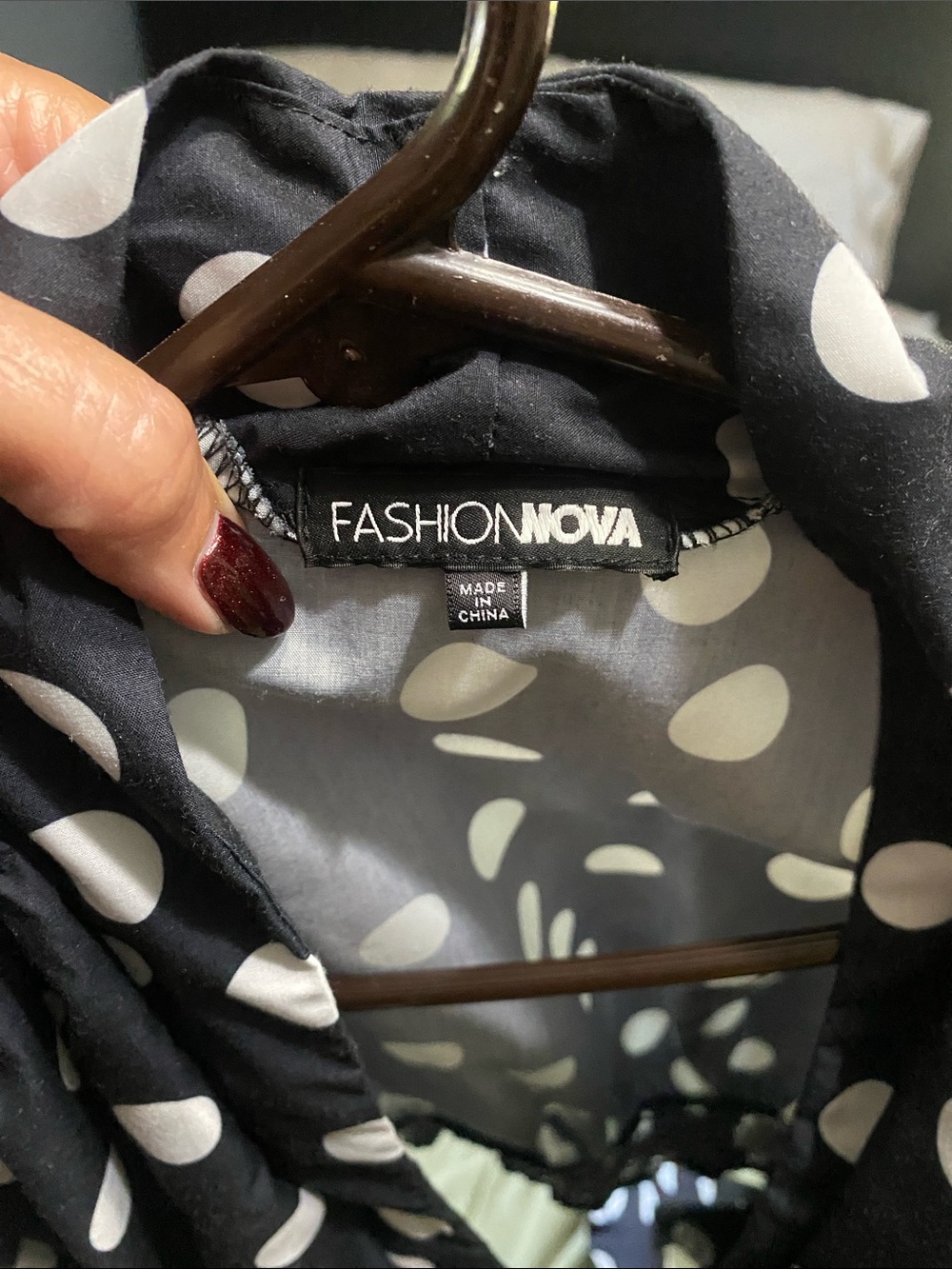 Fashion Nova Black and White Polka Dot Tie-Front Puff Sleeve Crop Top